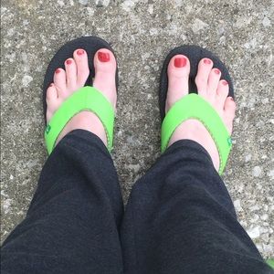 Sanuk yoga mat flip flops